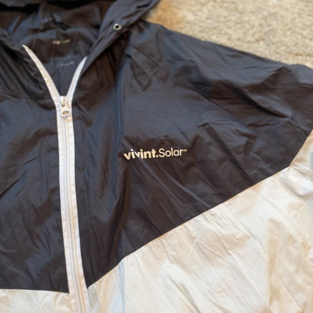 Vivint Solar colorblock measurements breathable